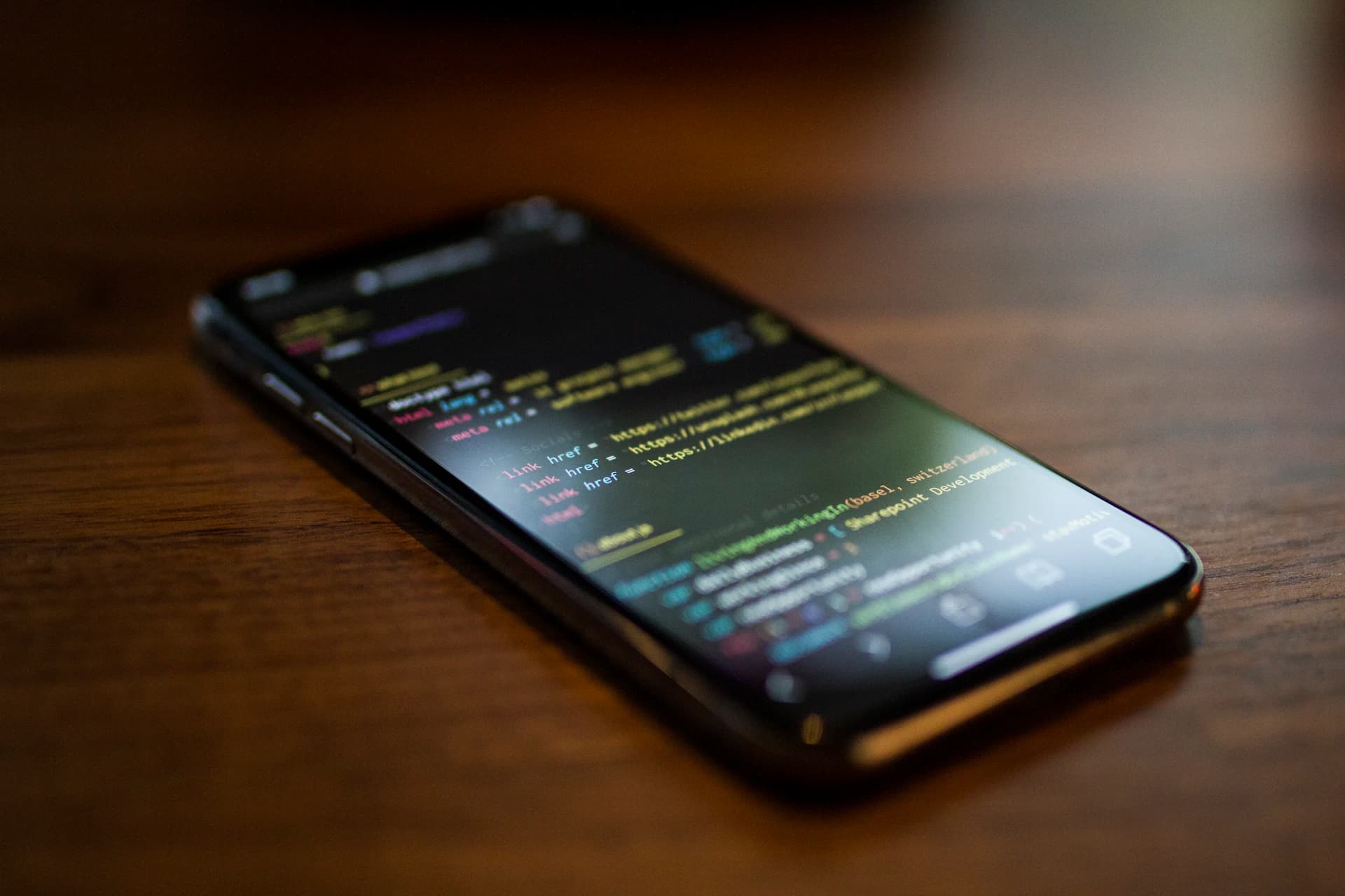 Android vs iOS Statistics 2025: Users, Revenue, and Global Trends
